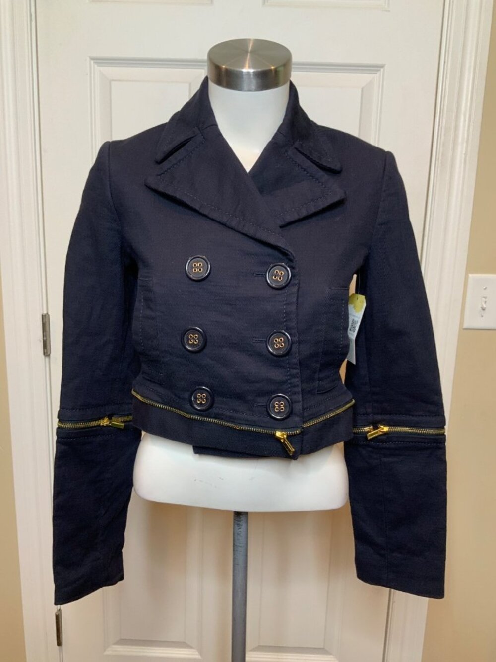 BCBG Max Azria Dark Wash Blue Denim Cropped Double Breasted Jacket, Size XS
